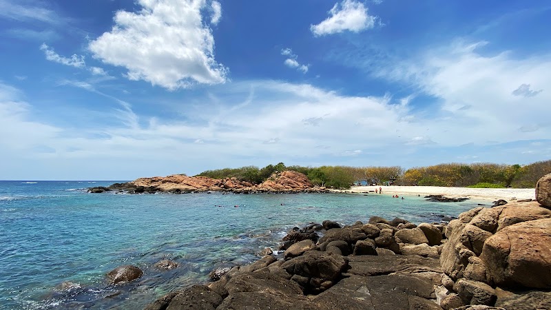 Koneswaram Temple overlooking Trincomalee coast